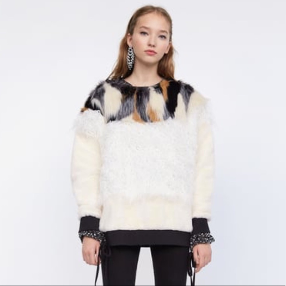 Zara Faux Fur sweatshirt